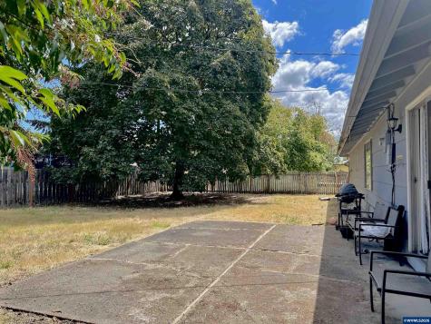 2205 NW Garryanna Street Corvallis OR 97330