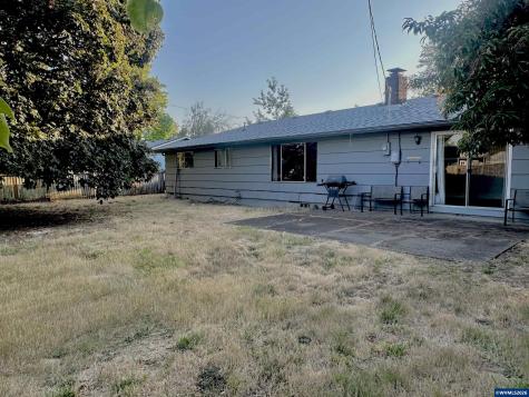 2205 NW Garryanna Street Corvallis OR 97330