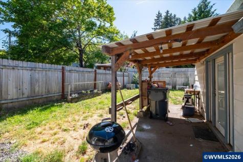 110 8th Avenue Sweet Home OR 97386