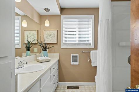 1726 Ewald Avenue SE Salem OR 97302