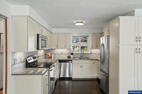 1726 Ewald Avenue SE Salem OR 97302