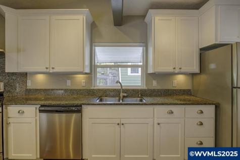 578 23rd Street NE Salem OR 97301