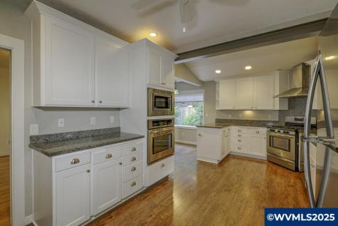 578 23rd Street NE Salem OR 97301