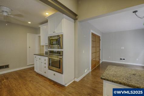 578 23rd Street NE Salem OR 97301