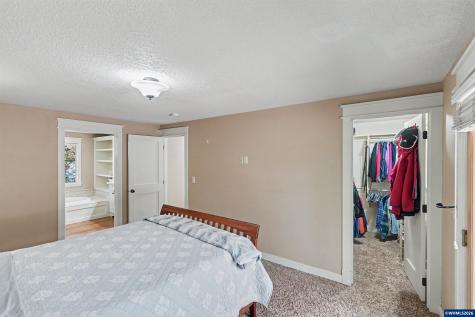 4733 Century Court S Salem OR 97302