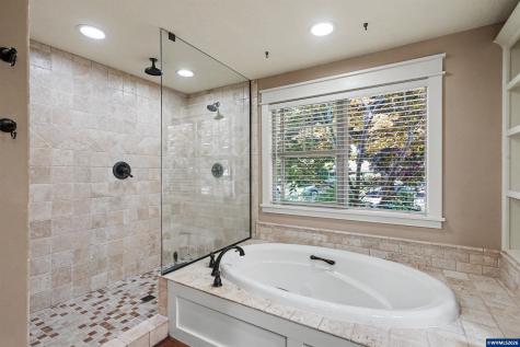 4733 Century Court S Salem OR 97302