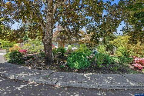 4733 Century Court S Salem OR 97302
