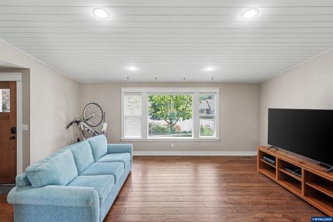 4733 Century Court S Salem OR 97302