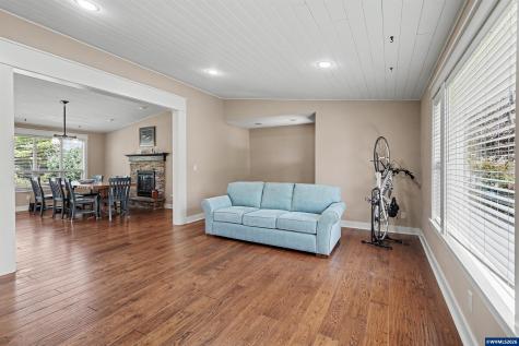 4733 Century Court S Salem OR 97302