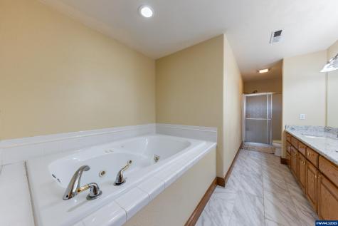 4465 Countryside Court NE Salem OR 97305