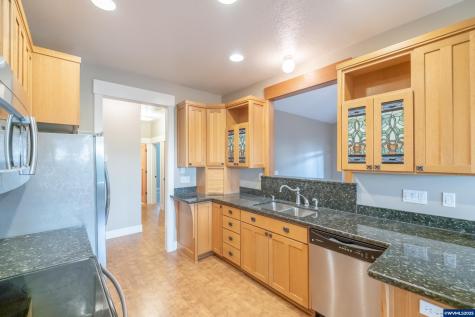 811 Northpoint Lp Brownsville OR 97327