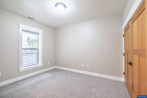811 Northpoint Lp Brownsville OR 97327