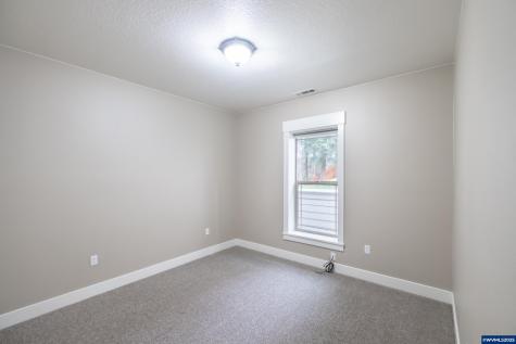 811 Northpoint Lp Brownsville OR 97327
