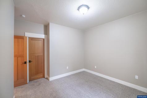 811 Northpoint Lp Brownsville OR 97327
