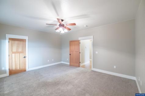 811 Northpoint Lp Brownsville OR 97327
