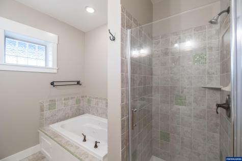 811 Northpoint Lp Brownsville OR 97327