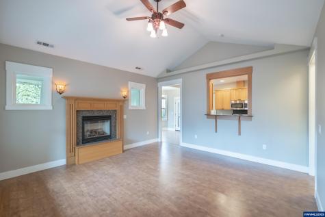811 Northpoint Lp Brownsville OR 97327