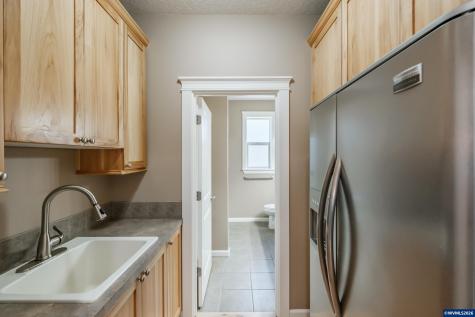 2697 Broadway Street NW Albany OR 97321