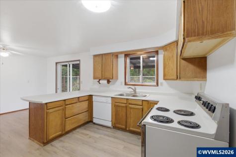 38113 Golden Valley Drive Lebanon OR 97355