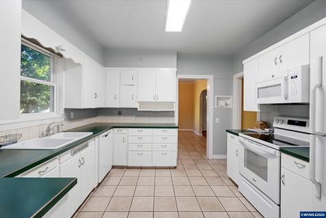 1351 SW Ellis Street Dallas OR 97338