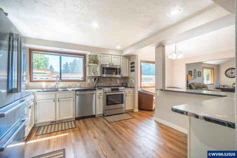 550 Wormwood Street SE Salem OR 97306