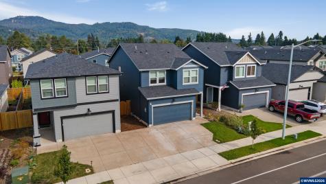 2766 V Street Springfield OR 97477