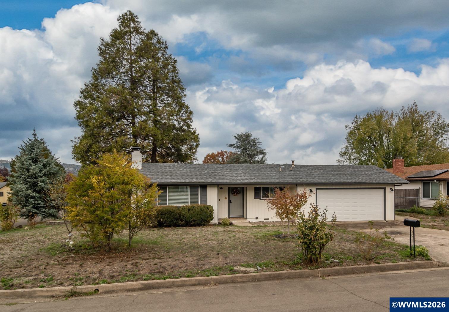 10 Carmel Court Roseburg OR 97471