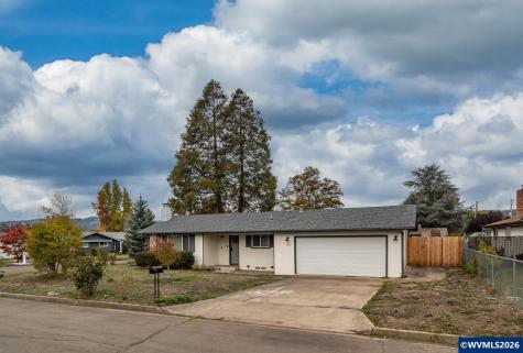 10 Carmel Court Roseburg OR 97471