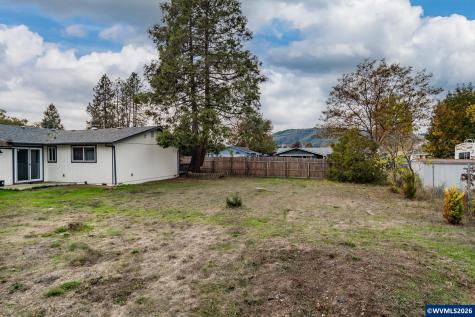 10 Carmel Court Roseburg OR 97471