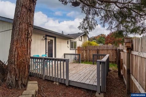 10 Carmel Court Roseburg OR 97471
