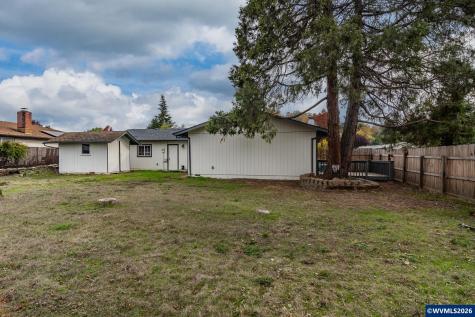 10 Carmel Court Roseburg OR 97471