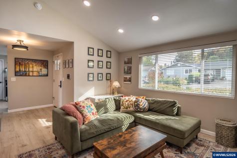 10 Carmel Court Roseburg OR 97471