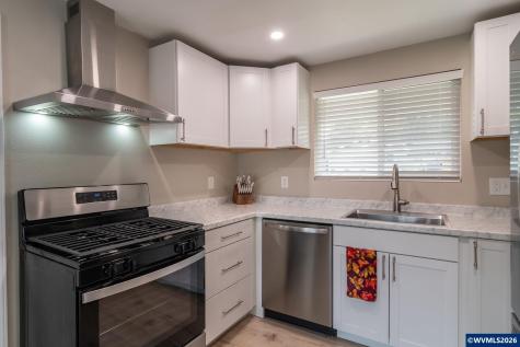 10 Carmel Court Roseburg OR 97471