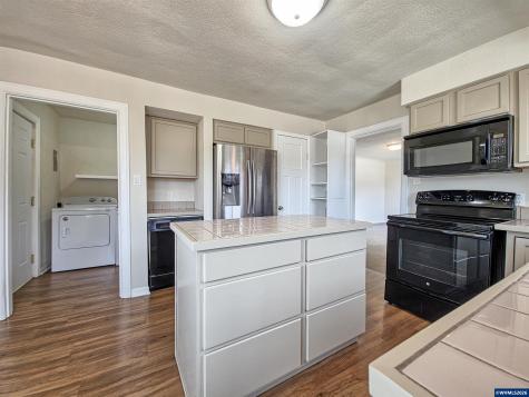 271 W Ellendale Avenue Dallas OR 97338