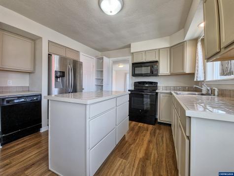 271 W Ellendale Avenue Dallas OR 97338