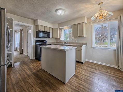 271 W Ellendale Avenue Dallas OR 97338
