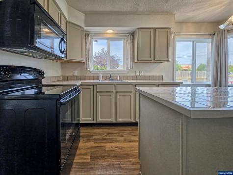 271 W Ellendale Avenue Dallas OR 97338