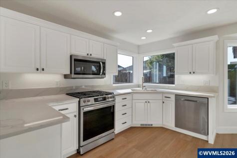 6095 Kite Court N Keizer OR 97303