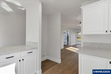 6095 Kite Court N Keizer OR 97303