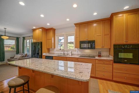 1564 Berkeley Lane E Monmouth OR 97361