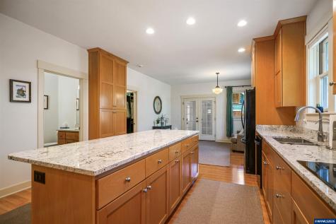 1564 Berkeley Lane E Monmouth OR 97361