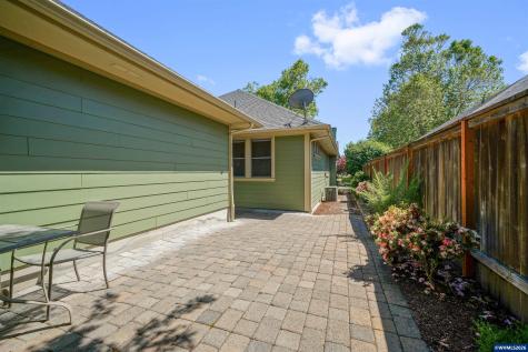 1564 Berkeley Lane E Monmouth OR 97361