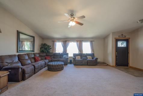 39042 Mount Hope Drive Lebanon OR 97355