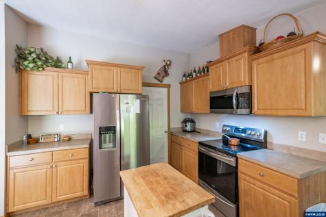 39042 Mount Hope Drive Lebanon OR 97355
