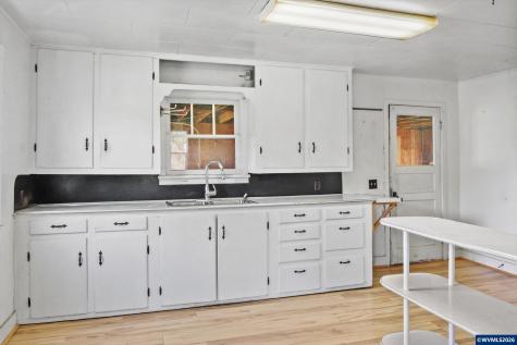 993 42nd Avenue Sweet Home OR 97386