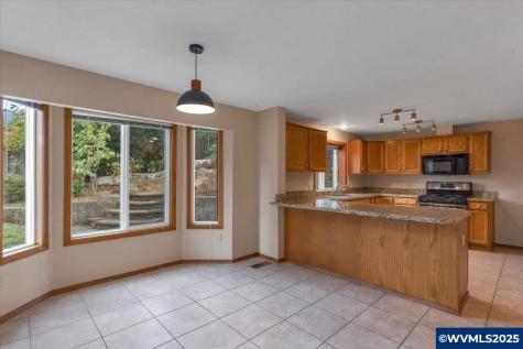 2677 Fort Rock Court SE Salem OR 97306