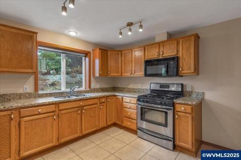 2677 Fort Rock Court SE Salem OR 97306