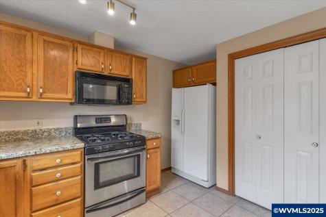 2677 Fort Rock Court SE Salem OR 97306