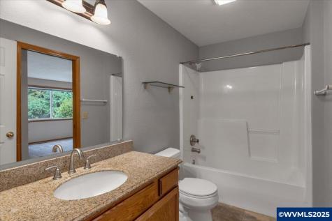 2677 Fort Rock Court SE Salem OR 97306