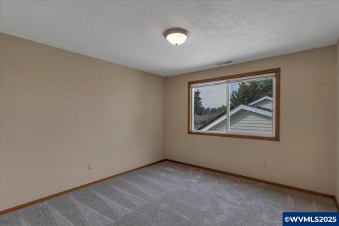 2677 Fort Rock Court SE Salem OR 97306